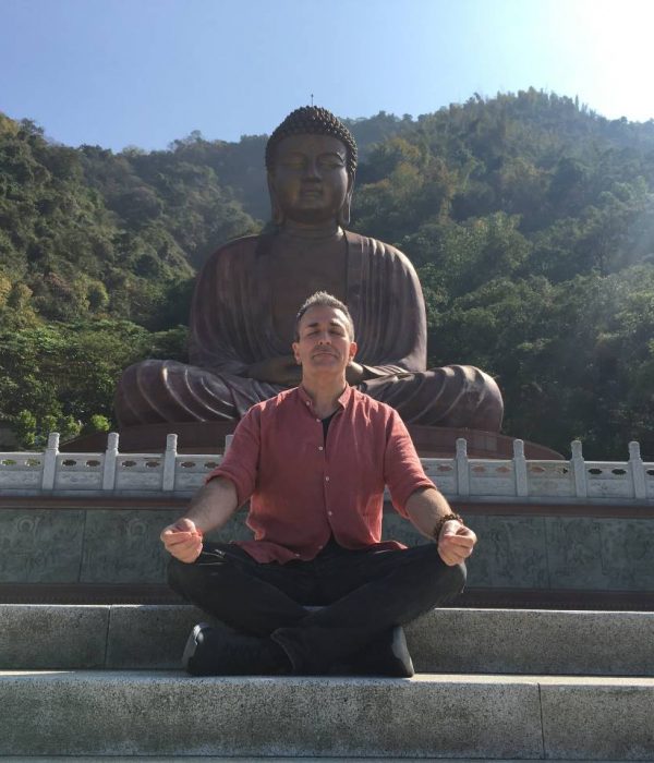 méditation devant bouddha méditation devant bouddha
